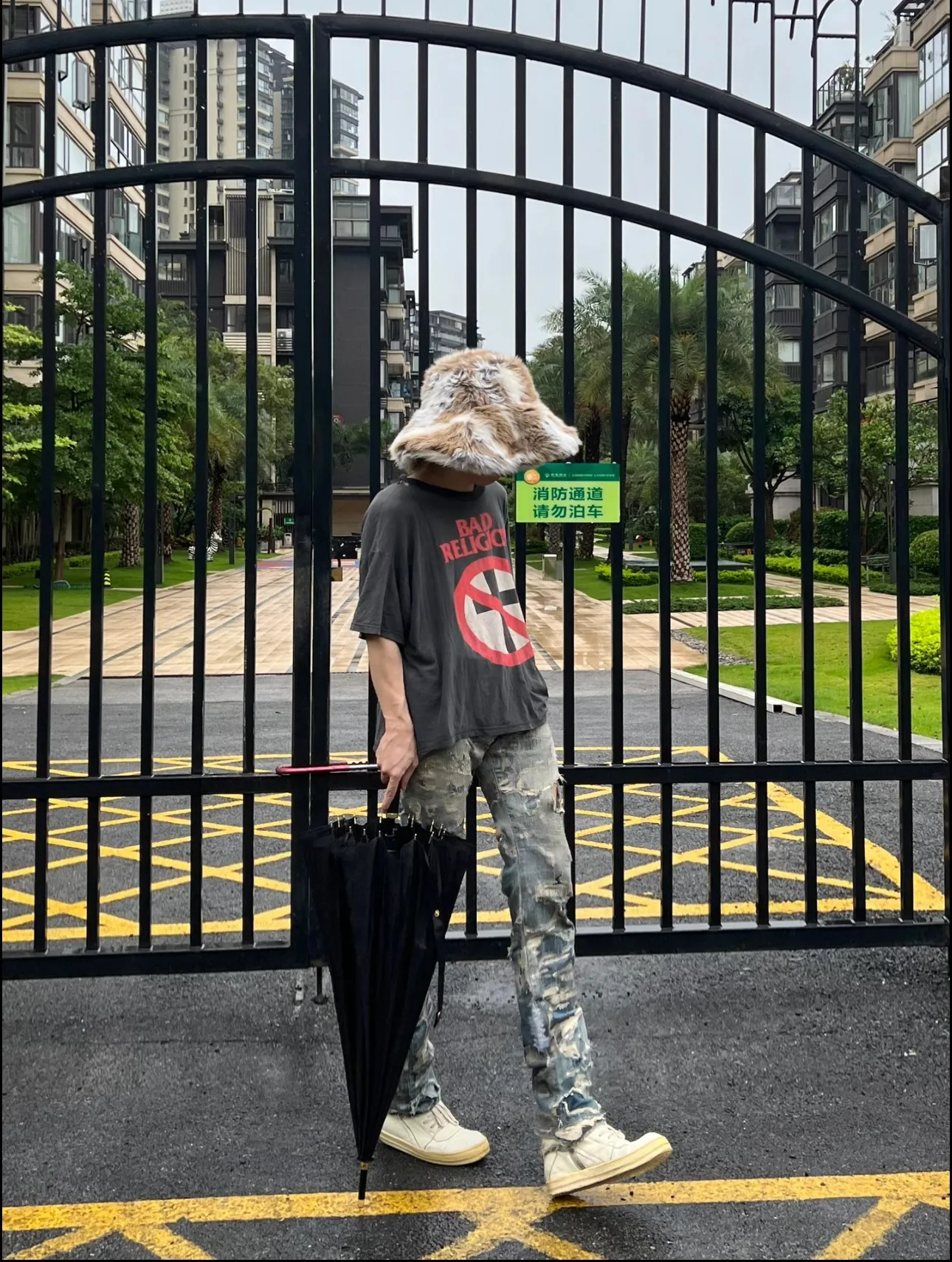 ♻️Style number: 890 P130 washed T vintage SAINT MICHACL—BAD RELIGION’s punk rock band can show a punk and rebellious fashion style. Short wide style washed and distressed High density 280g pure cotton Comfortable punk short wide style silhouette Size: (S-M-L-XL) Color: Washed black